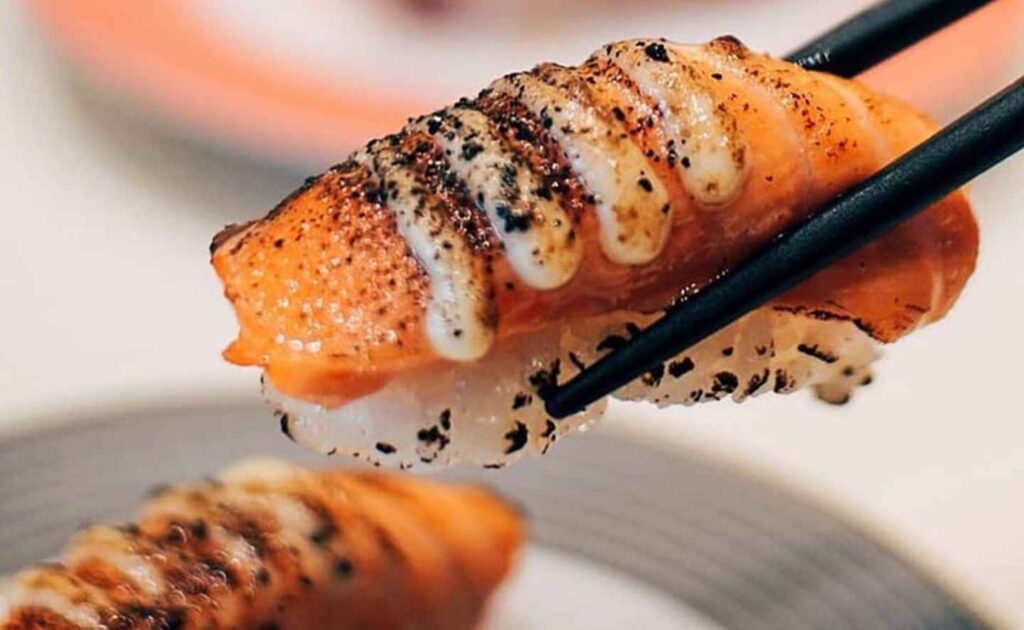 sushi aburi salmon